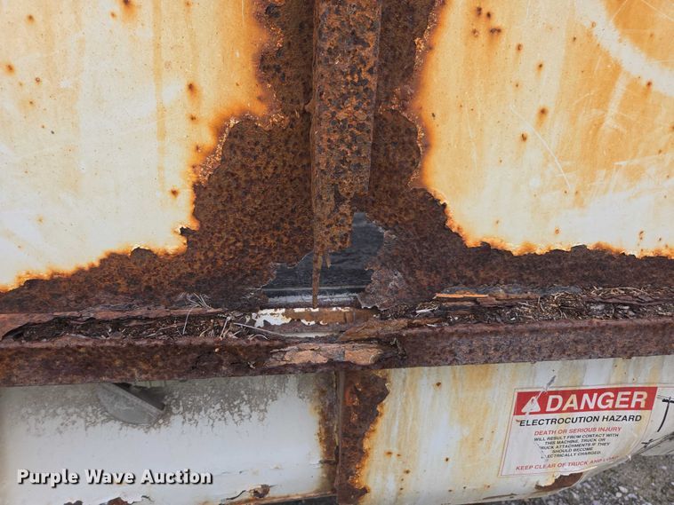 image for item YA1731 2009 International 4300 forestry bucket truck