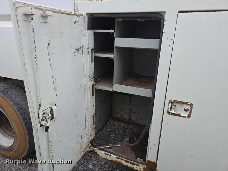 image for item YA1731 2009 International 4300 forestry bucket truck