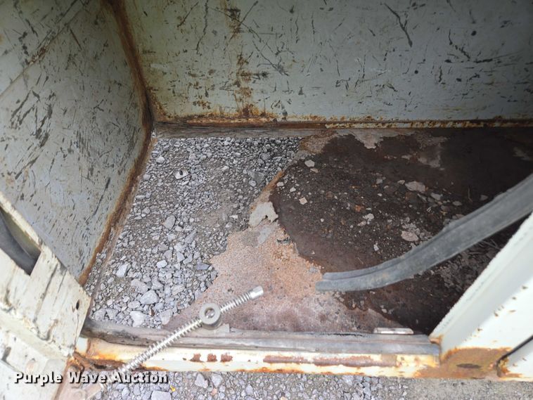 image for item YA1731 2009 International 4300 forestry bucket truck