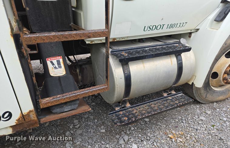 image for item YA1731 2009 International 4300 forestry bucket truck