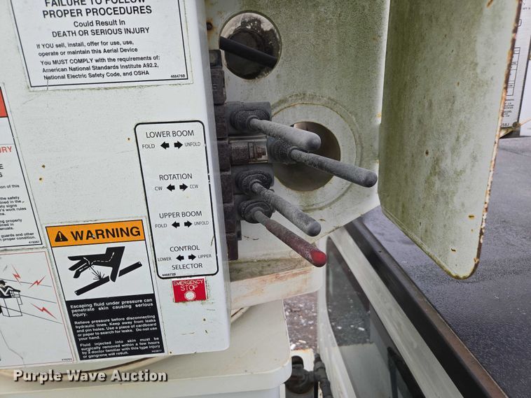 image for item YA1731 2009 International 4300 forestry bucket truck