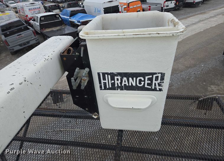 image for item YA1731 2009 International 4300 forestry bucket truck