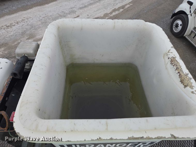 image for item YA1731 2009 International 4300 forestry bucket truck