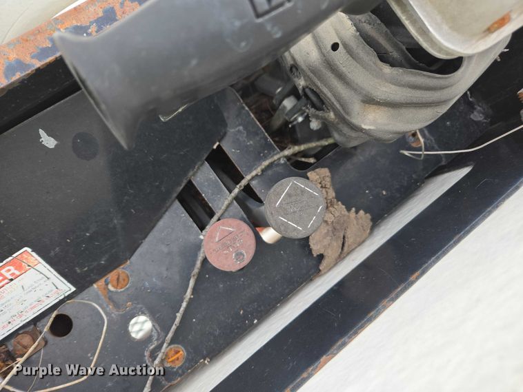 image for item YA1731 2009 International 4300 forestry bucket truck