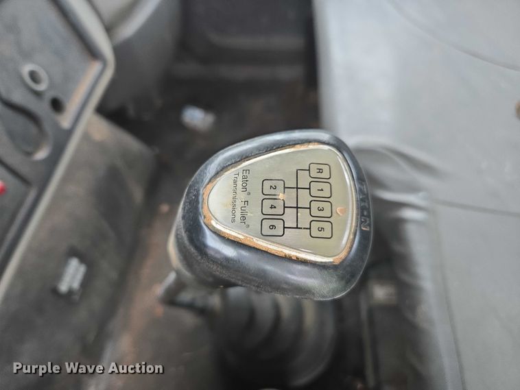 image for item YA1731 2009 International 4300 forestry bucket truck