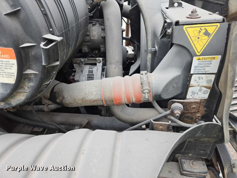 image for item YA1731 2009 International 4300 forestry bucket truck