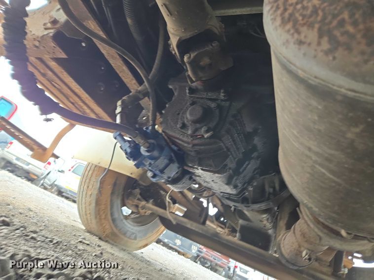 image for item YA1731 2009 International 4300 forestry bucket truck