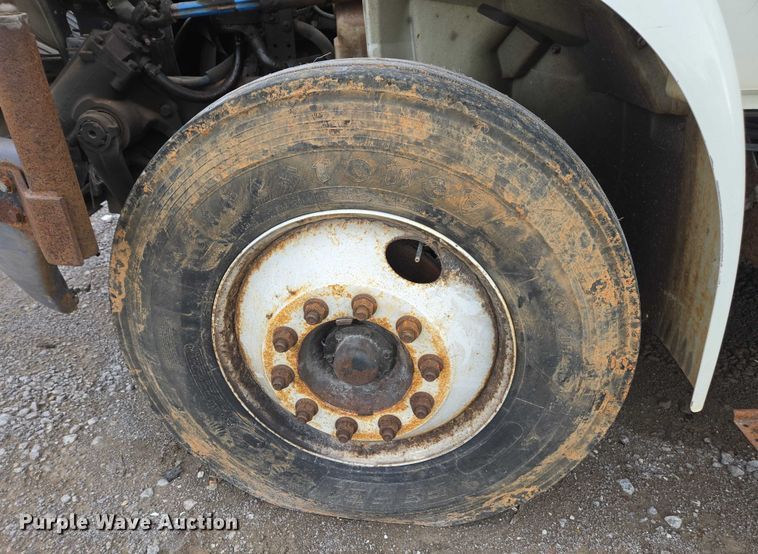 image for item YA1731 2009 International 4300 forestry bucket truck