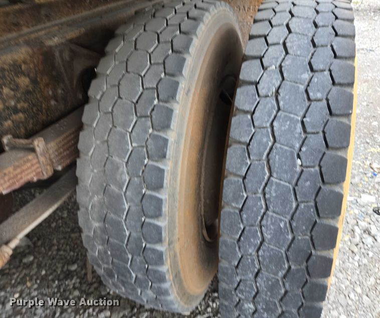 image for item YA1731 2009 International 4300 forestry bucket truck