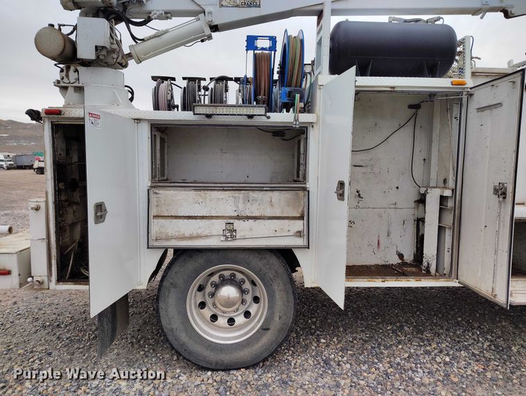 image for item YA1839 2024 Peterbilt 537  utility / service truck