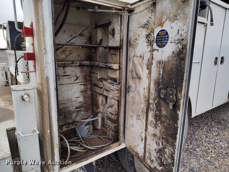 image for item YA1839 2024 Peterbilt 537  utility / service truck