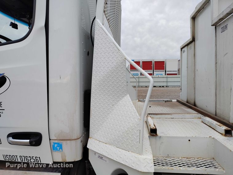 image for item YA1839 2024 Peterbilt 537  utility / service truck