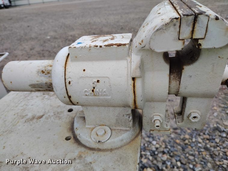 image for item YA1839 2024 Peterbilt 537  utility / service truck