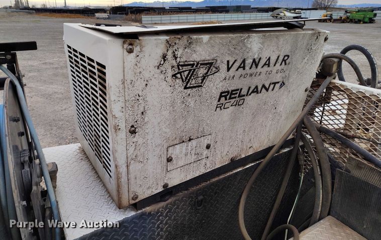 image for item YA1839 2024 Peterbilt 537  utility / service truck