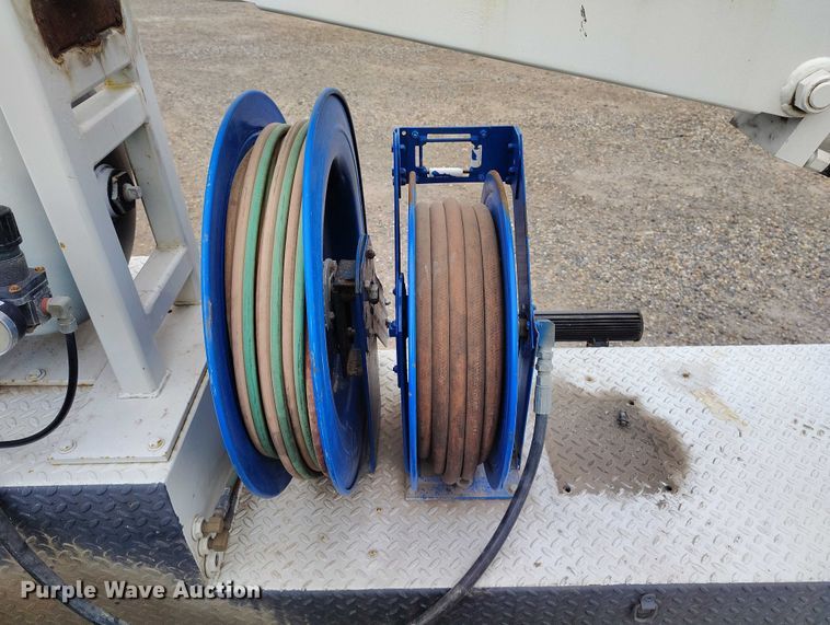 image for item YA1839 2024 Peterbilt 537  utility / service truck