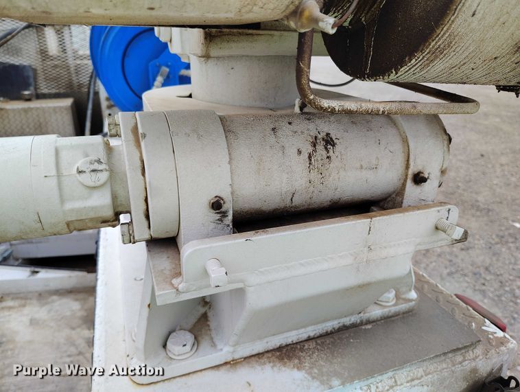 image for item YA1839 2024 Peterbilt 537  utility / service truck