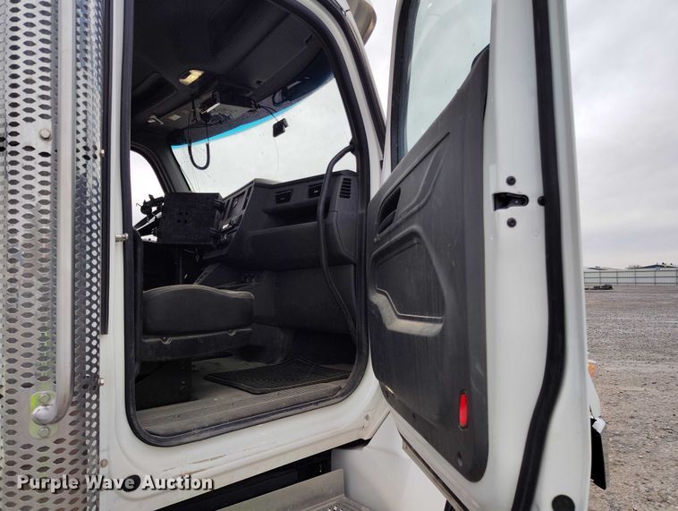 image for item YA1839 2024 Peterbilt 537  utility / service truck