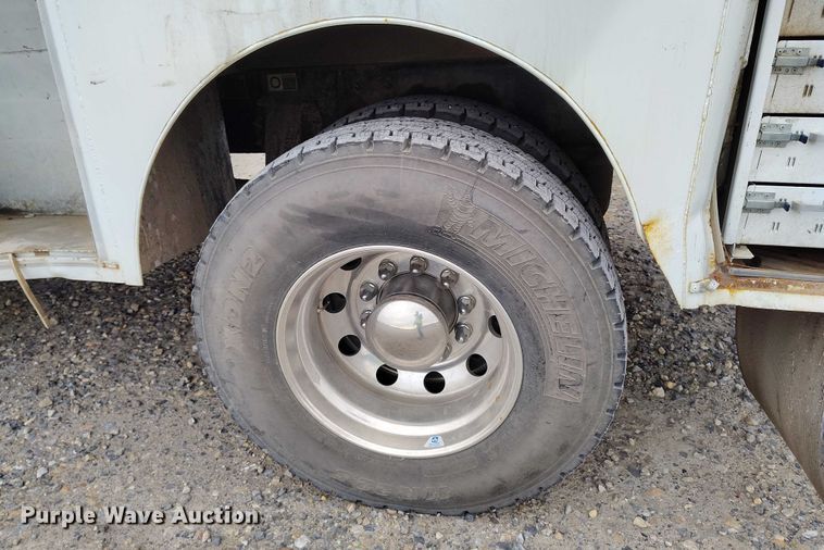 image for item YA1839 2024 Peterbilt 537  utility / service truck