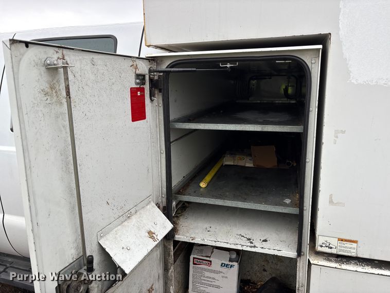 image for item YA2132 2016 Ford F550 Super Duty Crew Cab chipper truck