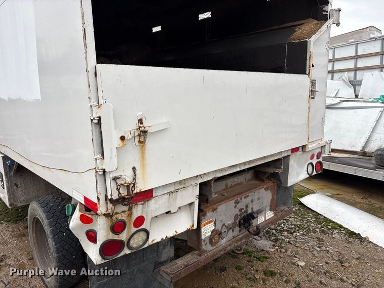 image for item YA2132 2016 Ford F550 Super Duty Crew Cab chipper truck