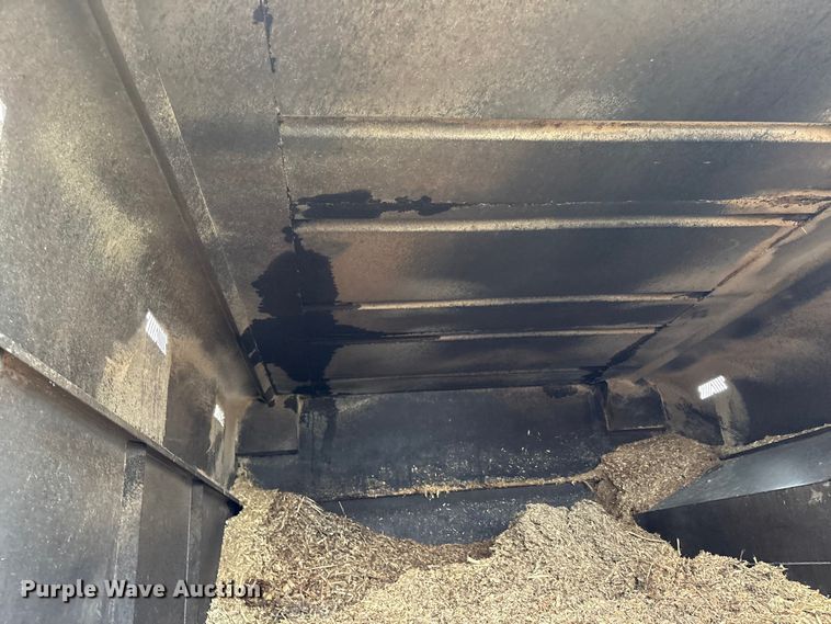 image for item YA2132 2016 Ford F550 Super Duty Crew Cab chipper truck