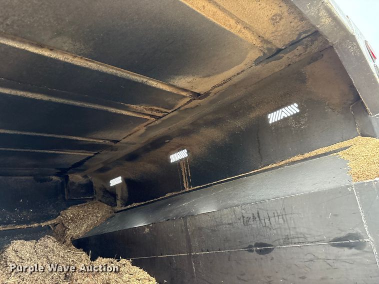 image for item YA2132 2016 Ford F550 Super Duty Crew Cab chipper truck