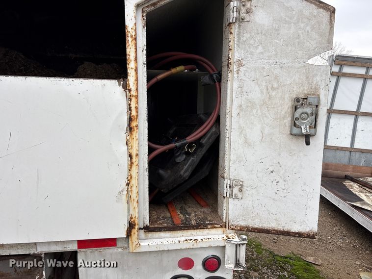 image for item YA2132 2016 Ford F550 Super Duty Crew Cab chipper truck