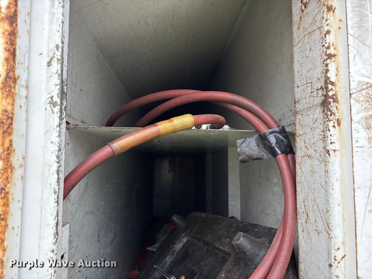 image for item YA2132 2016 Ford F550 Super Duty Crew Cab chipper truck