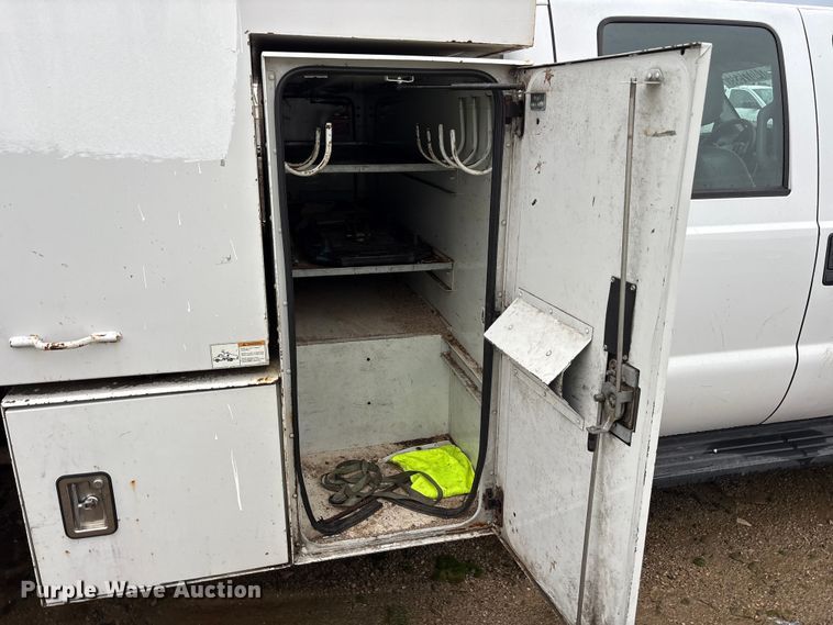 image for item YA2132 2016 Ford F550 Super Duty Crew Cab chipper truck