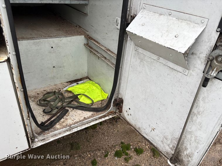 image for item YA2132 2016 Ford F550 Super Duty Crew Cab chipper truck