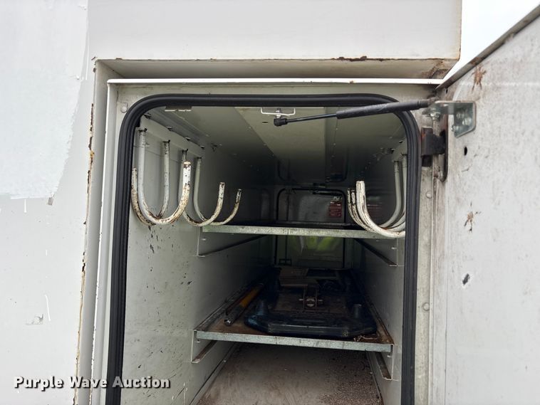 image for item YA2132 2016 Ford F550 Super Duty Crew Cab chipper truck