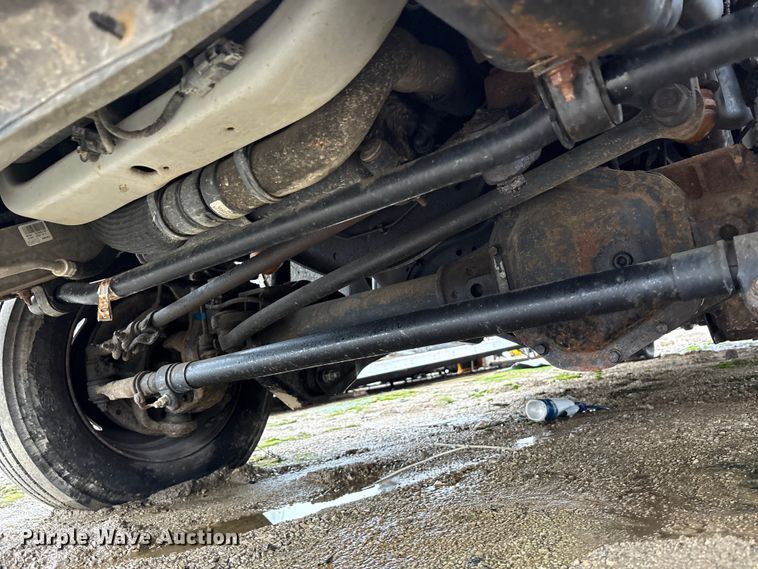 image for item YA2132 2016 Ford F550 Super Duty Crew Cab chipper truck