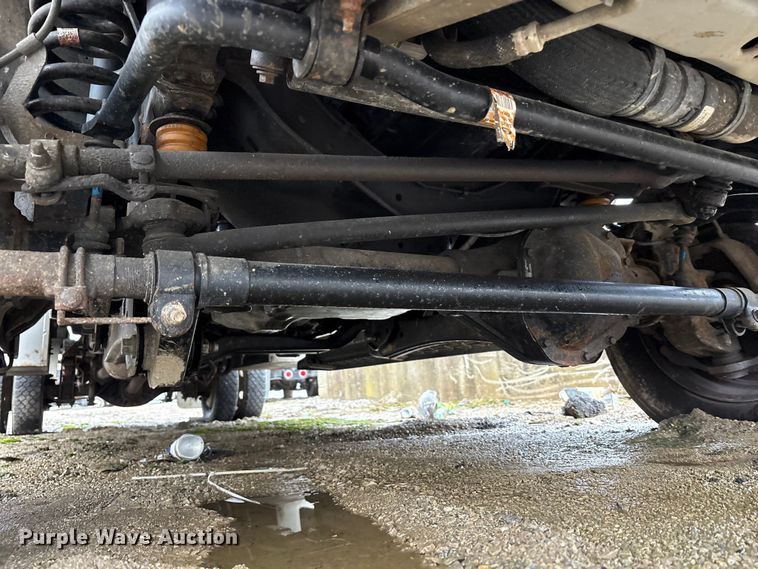 image for item YA2132 2016 Ford F550 Super Duty Crew Cab chipper truck