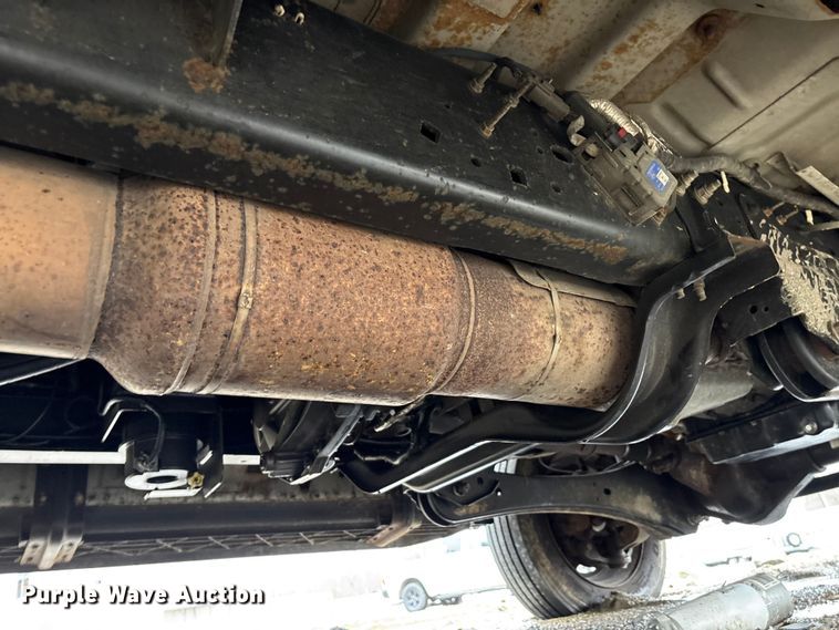 image for item YA2132 2016 Ford F550 Super Duty Crew Cab chipper truck