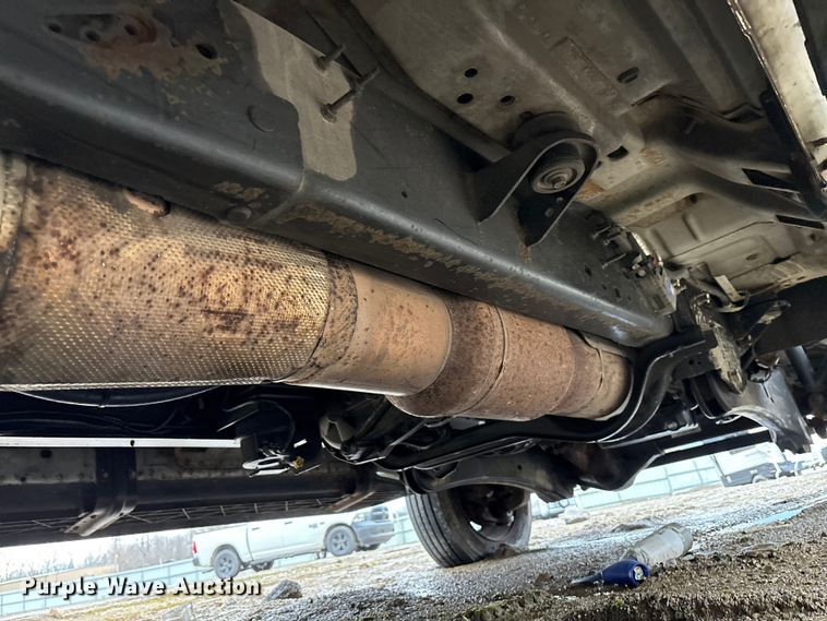 image for item YA2132 2016 Ford F550 Super Duty Crew Cab chipper truck