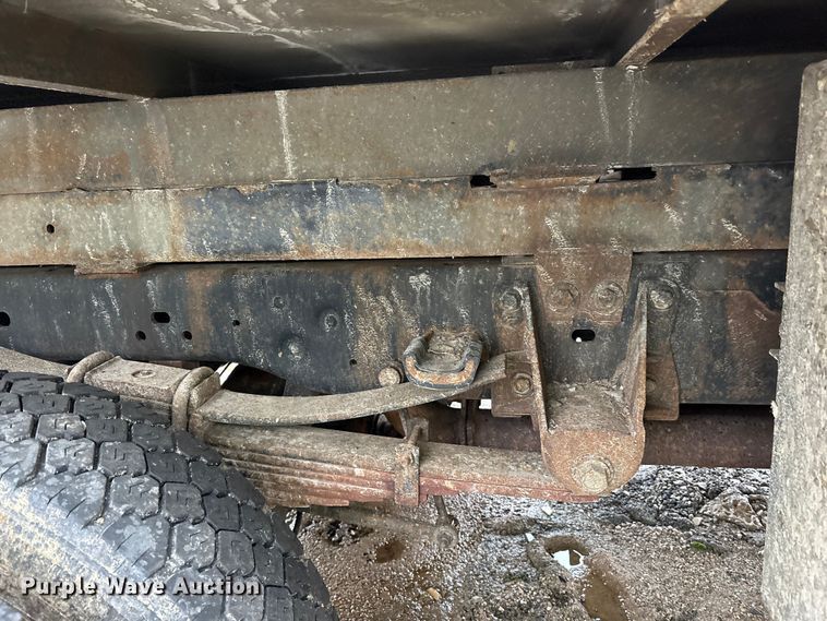 image for item YA2132 2016 Ford F550 Super Duty Crew Cab chipper truck