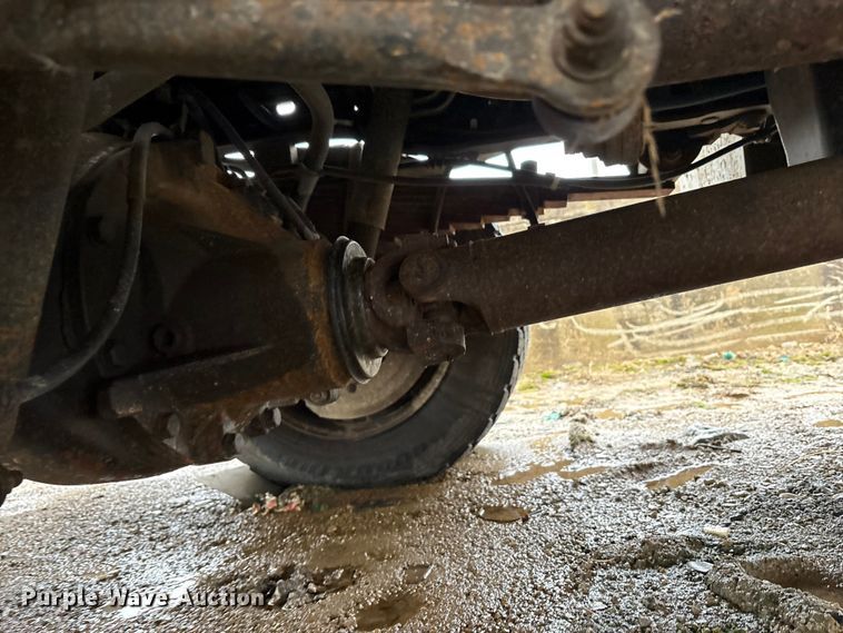 image for item YA2132 2016 Ford F550 Super Duty Crew Cab chipper truck