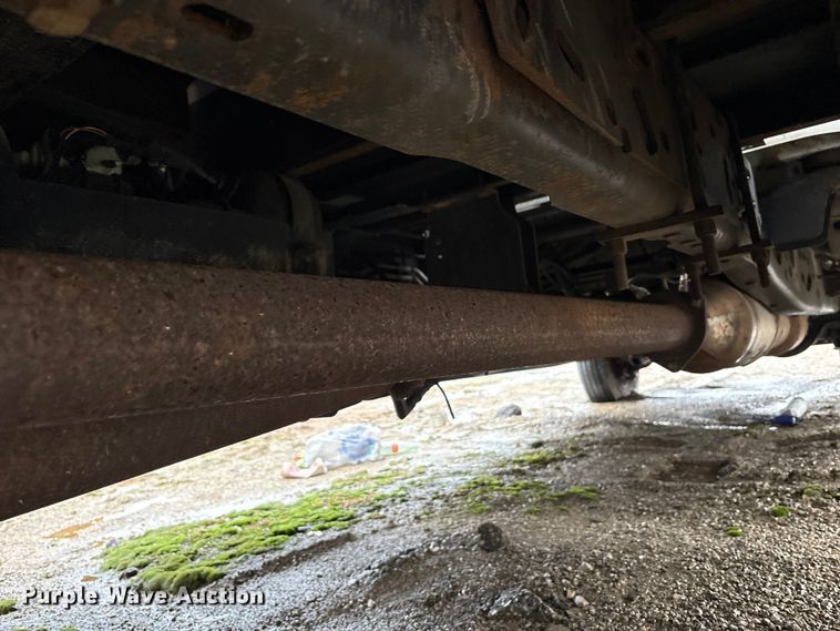 image for item YA2132 2016 Ford F550 Super Duty Crew Cab chipper truck