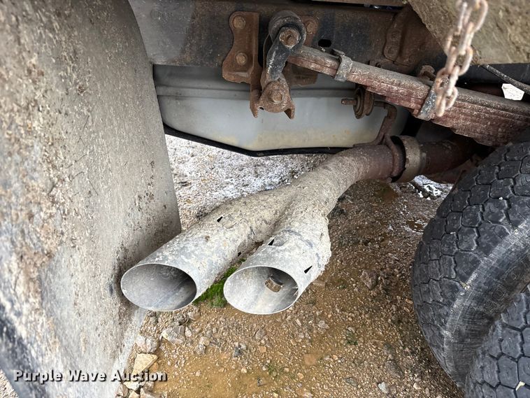 image for item YA2132 2016 Ford F550 Super Duty Crew Cab chipper truck