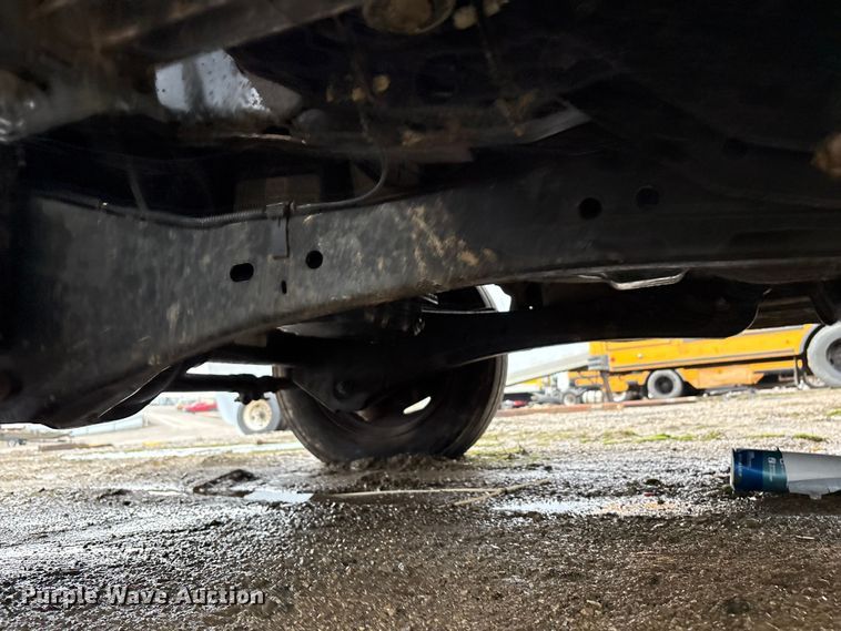 image for item YA2132 2016 Ford F550 Super Duty Crew Cab chipper truck