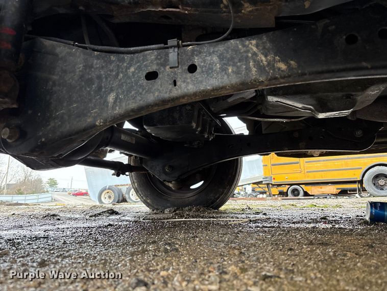 image for item YA2132 2016 Ford F550 Super Duty Crew Cab chipper truck