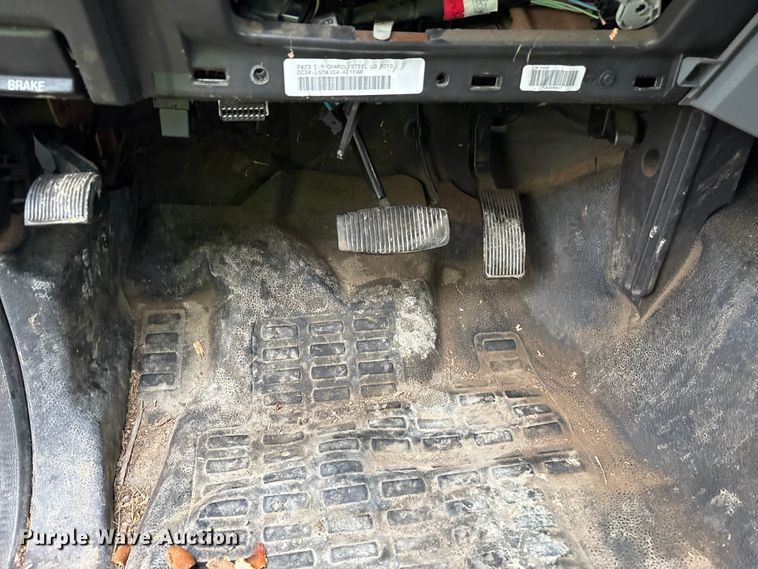 image for item YA2132 2016 Ford F550 Super Duty Crew Cab chipper truck