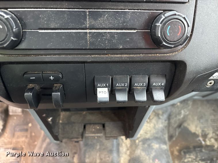 image for item YA2132 2016 Ford F550 Super Duty Crew Cab chipper truck