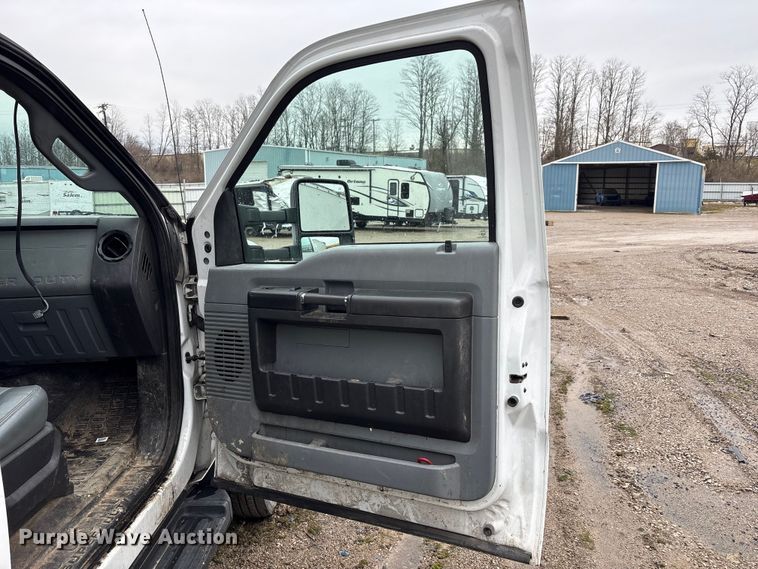 image for item YA2132 2016 Ford F550 Super Duty Crew Cab chipper truck