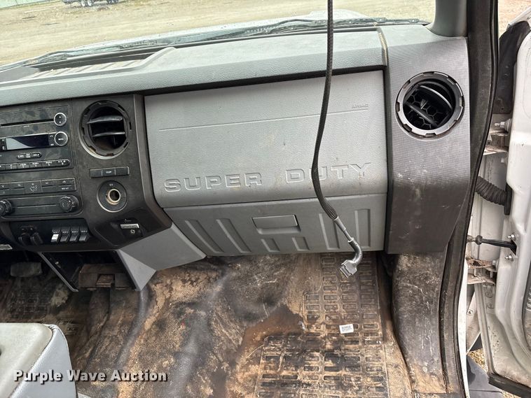 image for item YA2132 2016 Ford F550 Super Duty Crew Cab chipper truck