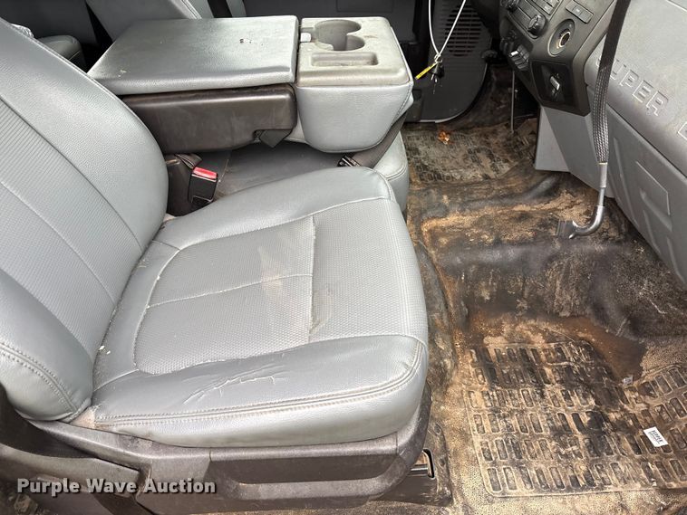 image for item YA2132 2016 Ford F550 Super Duty Crew Cab chipper truck