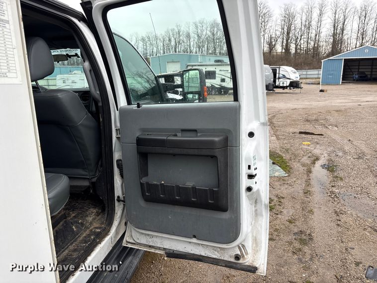 image for item YA2132 2016 Ford F550 Super Duty Crew Cab chipper truck