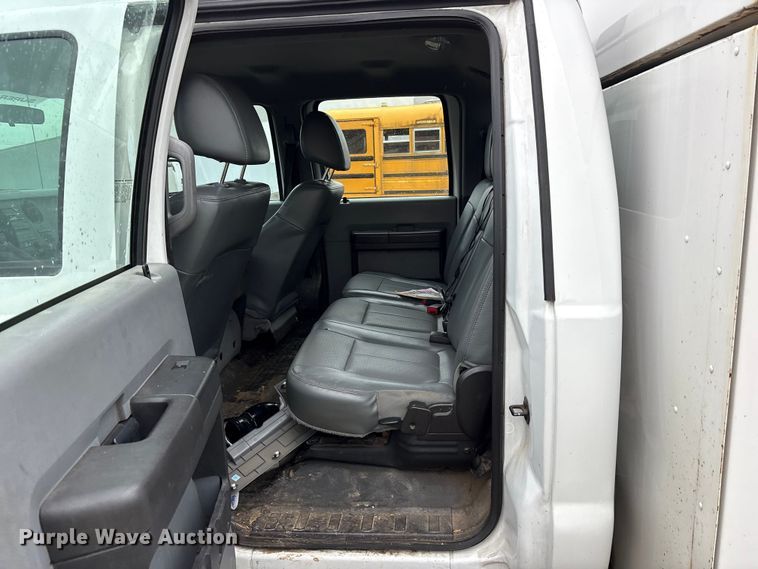 image for item YA2132 2016 Ford F550 Super Duty Crew Cab chipper truck