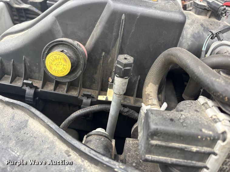 image for item YA2132 2016 Ford F550 Super Duty Crew Cab chipper truck