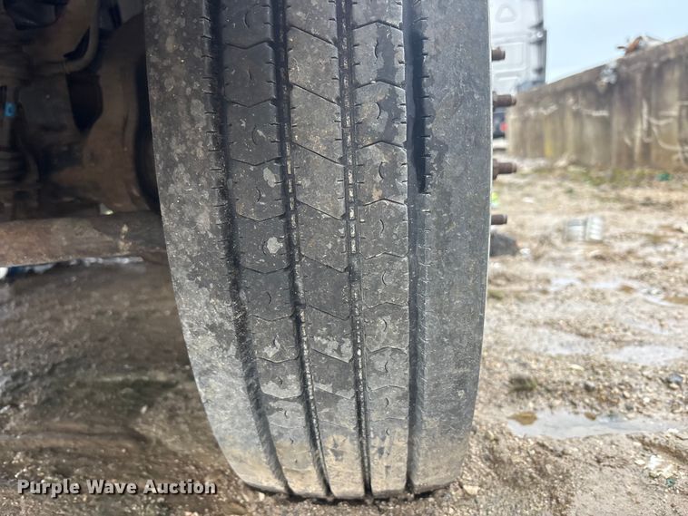 image for item YA2132 2016 Ford F550 Super Duty Crew Cab chipper truck